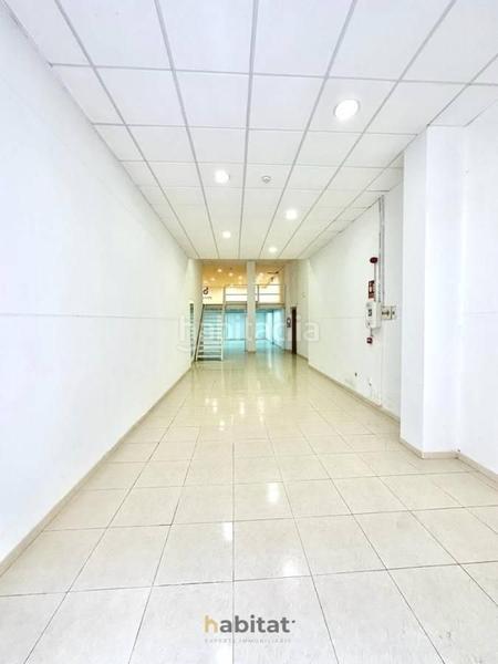 Foto a8e1e0d0-a77c-4642-908a-bbd3bceb1dd4. Local comercial a Nou Eixample Sud Tarragona