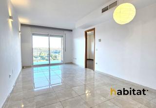 Location Appartement  Carrer progrés. Piso con 3 habitaciones y plaza de aparcamiento en la secuita