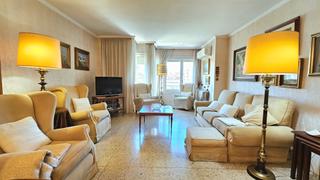 Flat in Carrer del general moragues 32. Piso de 4 habitaciones ubicado en reus