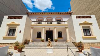 Haus  Carrer de pere badia. Villa señorial en el corazón de torredembarra