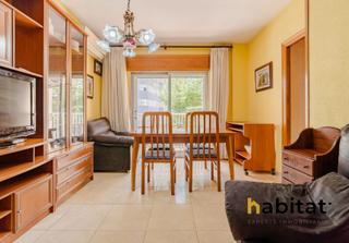 Etagenwohnung  Avinguda de ramón y cajal. Piso de 3 habitaciones en av. ramón y cajal