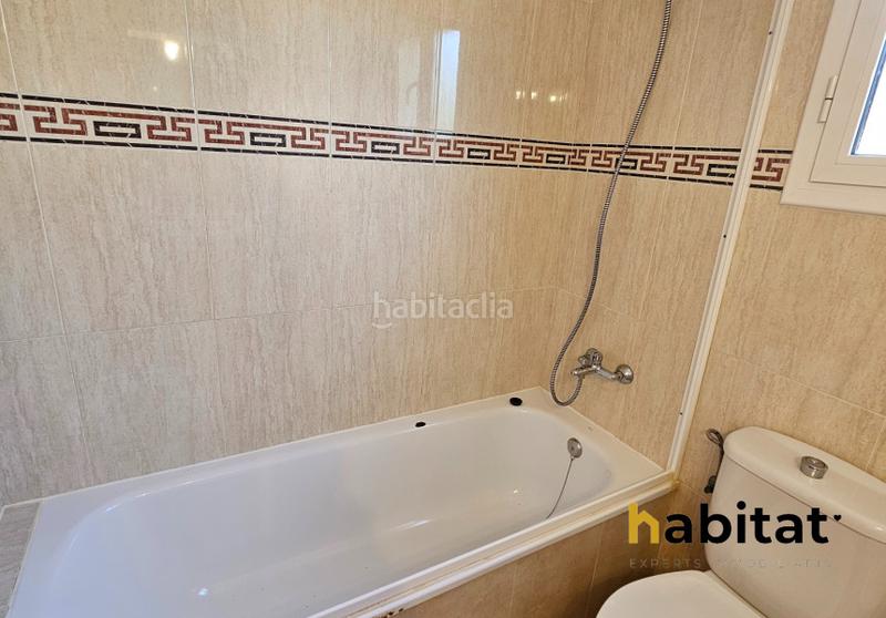 Foto ac33888e-94cf-4d61-b8f4-2b8760e97cb8. Casa en carrer moscú 59 chalet pareado en vilafortuny en Cambrils