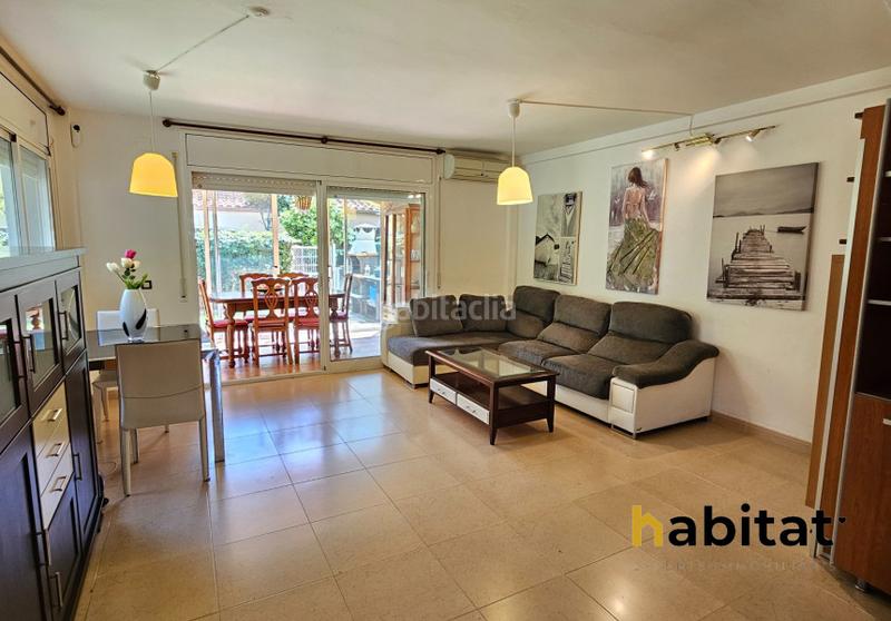 Foto f2d7bf8c-c7f7-4827-91b9-a4f5a7bf3c2e. Casa en carrer moscú 59 chalet pareado en vilafortuny en Cambrils