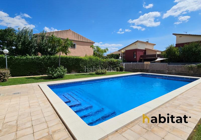 Foto f2ee375d-f471-4909-ad40-19f9e0b3bea5. Casa en carrer moscú 59 chalet pareado en vilafortuny en Cambrils