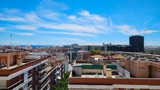 Pis  Avinguda de ramón y cajal. Piso en venta en av. ramón y cajal con 4 habitaciones y parking