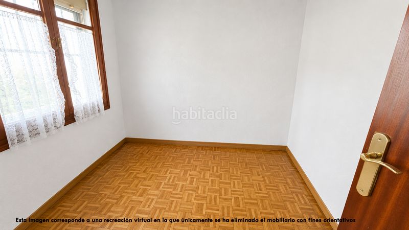 Foto a022211e-1a51-46f3-839a-208ecfea410d. Pis amb calefacció aparcament a Llevant Reus