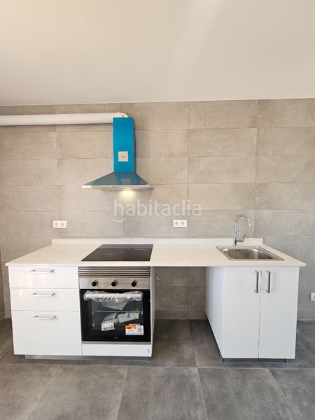 Foto da7b0e85-ba7c-4e66-90b7-d4f047d48246. Estudi a Clarà Torredembarra