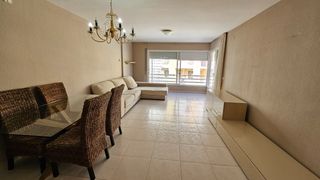 Piso  Carrer de santa joaquima de vedruna. Amplio piso en santa joaquina de vedruna con 4 habitaciones