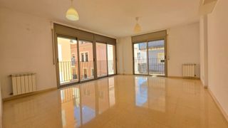 Pis  Calle de sant andreu. Piso totalmente exterior con vistas al mar en el serrallo