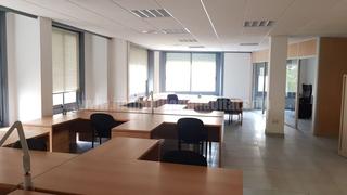 Rent Office space  Carrer del gasòmetre. Despacho semi-nuevo de plaça general prim