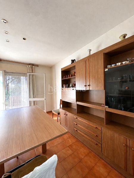 Foto 42b43a5a-3ac7-4c48-bd81-efe826cc380d. Casa adossada amb xemeneia aparcament a Botarell