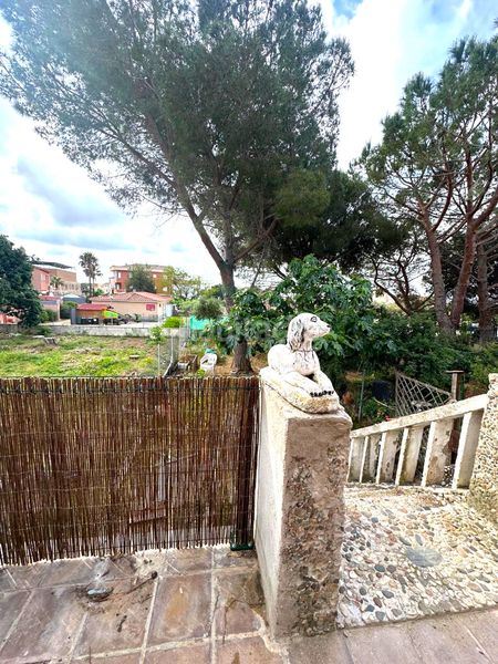 Foto acc7ecd9-62a4-4d63-9706-675f2a8521c5. Casa adossada amb xemeneia aparcament a Botarell