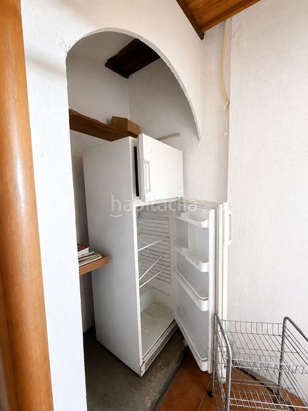 Foto b2b98dee-2754-4f62-b3a3-bb8ec647b10c. Casa adossada amb xemeneia aparcament a Botarell