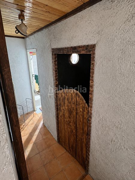 Foto ba838c46-4037-4d87-b049-070f40293b72. Casa adossada amb xemeneia aparcament a Botarell