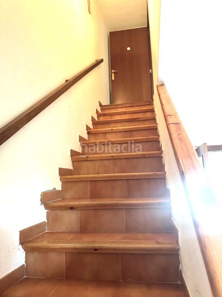Foto da43d4f3-4056-41d6-853a-12f7b23d78ab. Casa adossada amb xemeneia aparcament a Botarell