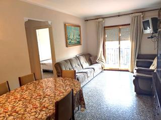 Appartement  Carrer de sant isidre. Piso luminoso y con amplia terraza