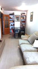 Pis  Carrer tarragona. Piso con terraza superior