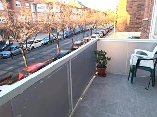 Flat  Avinguda del mil·lenari. Piso luminoso y con amplia terraza