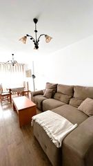 Flat in Carrer pere iii 7. Piso luminoso en zona bien comunicada