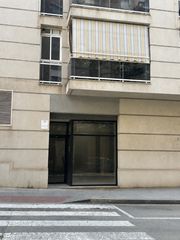 Lloguer Local Comercial  Carrer de francesc pérez dolç 18. Local de 135m. en zona centrica