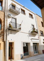 Casa  Carrer de sant plàcid. Oportunidad de inversión: casa independiente de tres plantas en