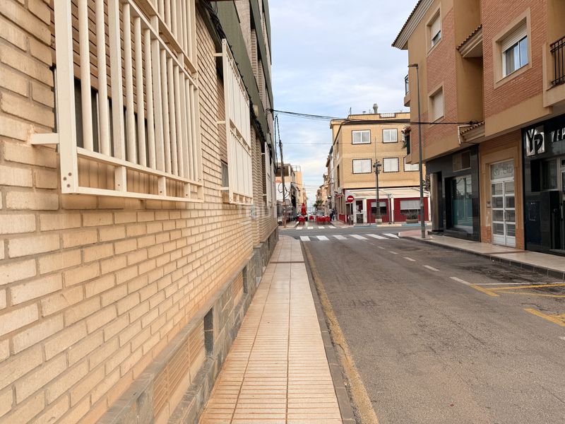 Foto a620e82a-dff0-471b-a5ae-f151dfc377ec. Aparcament cotxe a calle marqués de ordoño 54 a Centro Alcázares (Los)