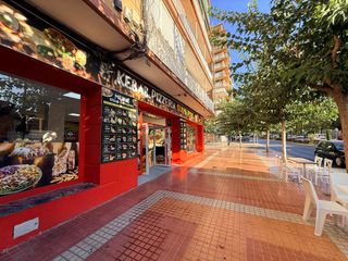 Local Comercial en Calle Carlos III