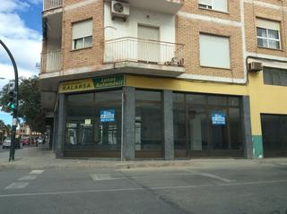 Geschäftsraum in Los Dolores. Local en venta en los dolores