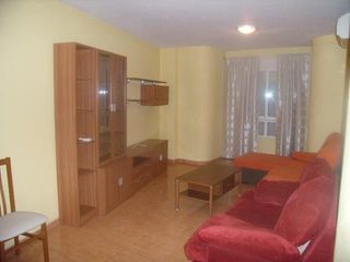 Rent Flat in Los Dolores. Piso en alquiler en los dolores