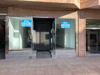 Affitto Locale commerciale in Avenida de la estación 67. Local en alquiler en torre pacheco