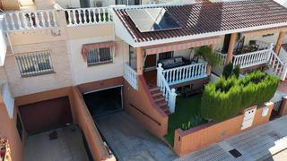 Reihenhaus in Calle módena 66. Planta baja en venta residencial santa ana