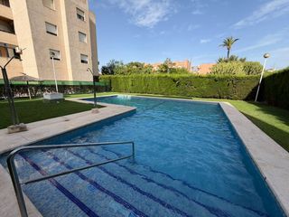 Rent Flat in Avenida de venecia 15. Piso en alquiler en poligono santa ana