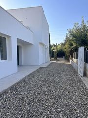 Semi detached house in Puig Moltó - Can Macià. Excepcional casa pareada moderna con 4 habitaciones, piscina y j
