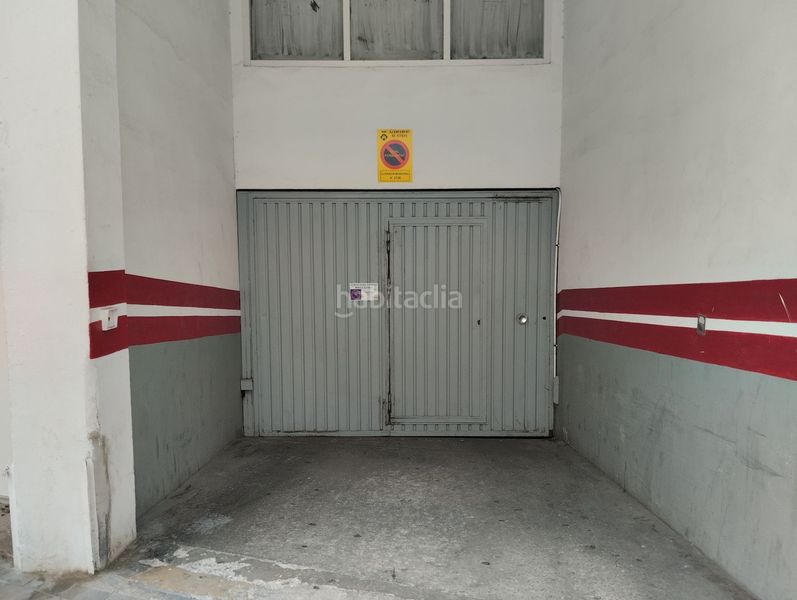 Foto a4c5cbe0-bda2-45e9-bf1d-f18c6c5f3a18. Aparcament cotxe a Centre Sitges