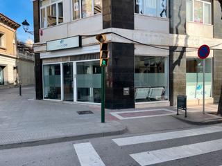 Location Local commercial à Carrer de josep anselm clavé 176. Local comercial de 316 m2 en el centro del pueblo