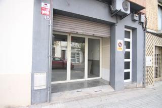 Location Local commercial à Passeig del progrés 46. Local comercial de 92 m2 diáfano con vado permanente