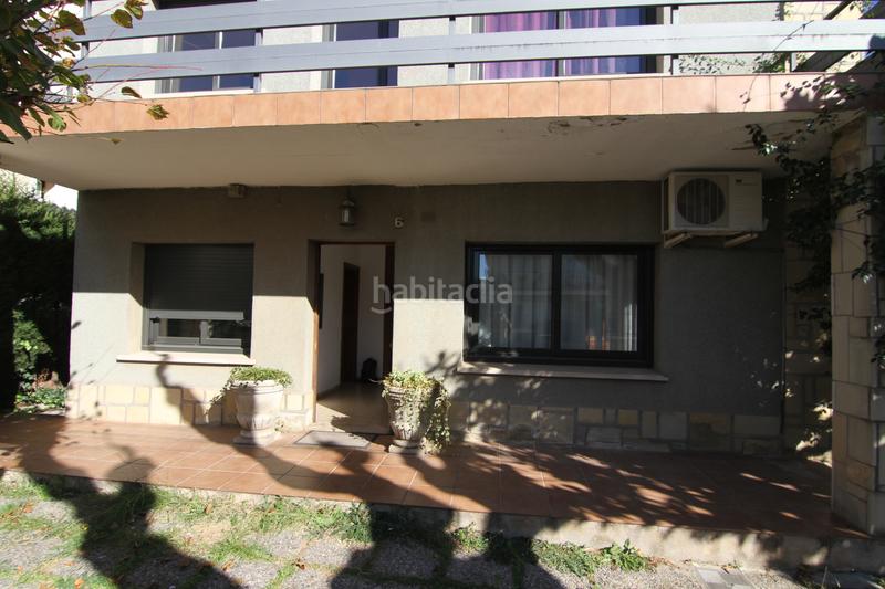 Foto 1d6c8ca8-1075-4b0a-b890-0079e9a18bde. Xalet amb xemeneia calefacció aparcament a La plana Esparreguera