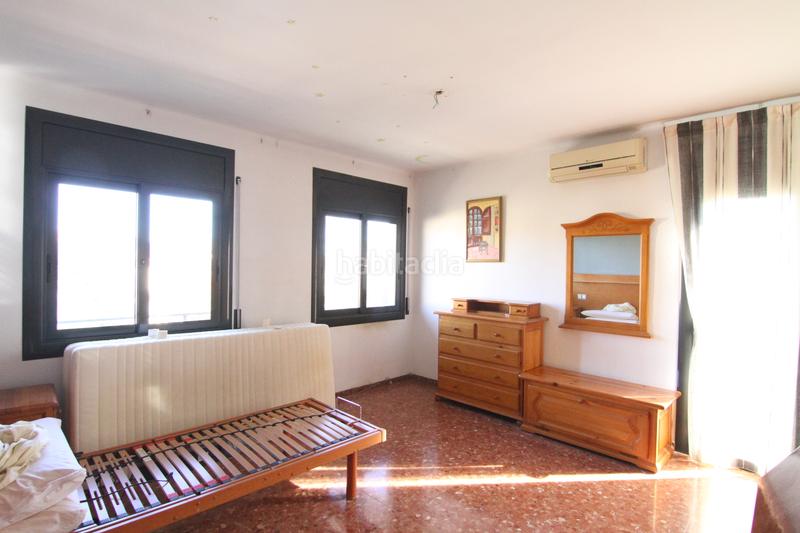 Foto 39abcdc1-8177-4720-a129-16d7ac263ab4. Xalet amb xemeneia calefacció aparcament a La plana Esparreguera