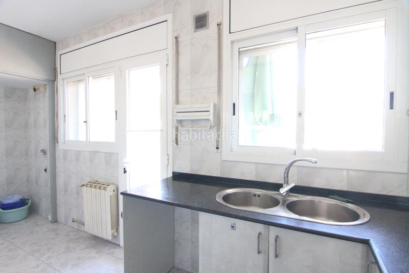 Foto 4e3f1b3b-f696-43e7-b187-3e4cb0c20965. Xalet amb xemeneia calefacció aparcament a La plana Esparreguera