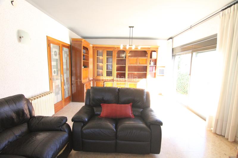 Foto 7ff933c4-ab00-4be0-b84d-00747416f38b. Xalet amb xemeneia calefacció aparcament a La plana Esparreguera