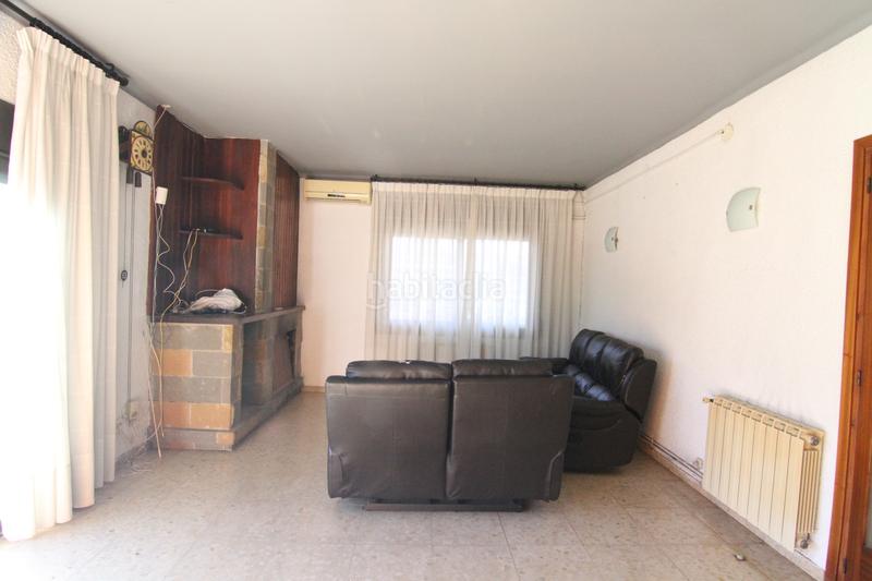 Foto a5b27446-cc64-49ea-99bd-96c26d0d9459. Xalet amb xemeneia calefacció aparcament a La plana Esparreguera