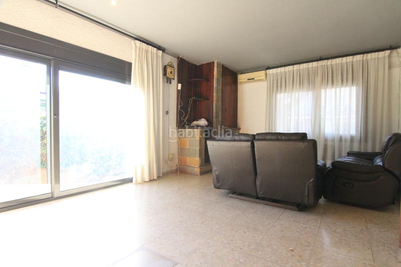 Foto ae1236ab-fefd-4b56-ad43-d75404b913b9. Xalet amb xemeneia calefacció aparcament a La plana Esparreguera