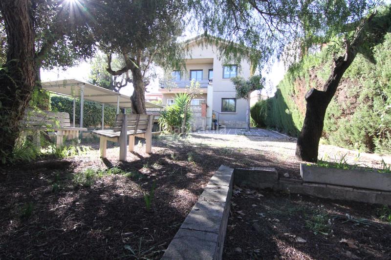 Foto d51c8f7e-0454-44f1-8cfe-d662bc1fcd1e. Xalet amb xemeneia calefacció aparcament a La plana Esparreguera