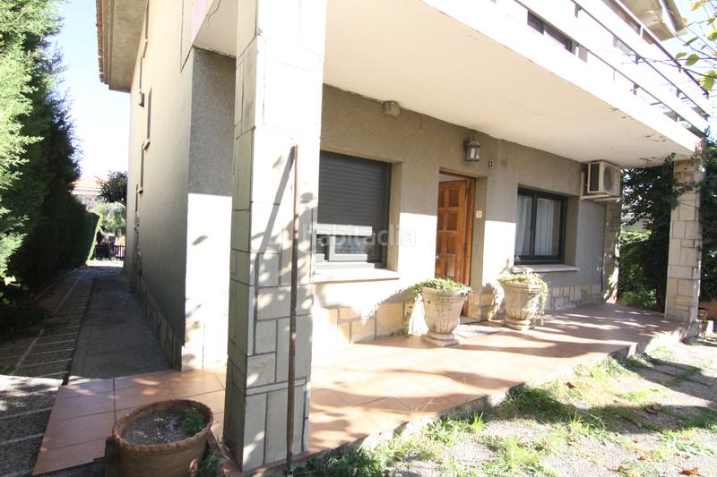 Foto d637b7a6-5f11-4cbc-b2ae-8ae4334f43cb. Xalet amb xemeneia calefacció aparcament a La plana Esparreguera