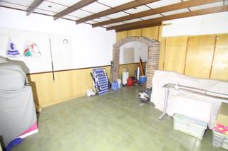 Local commercial à Olesa de Montserrat. Local comercial de 40 m2 con posibilidad de hacer vivienda en el