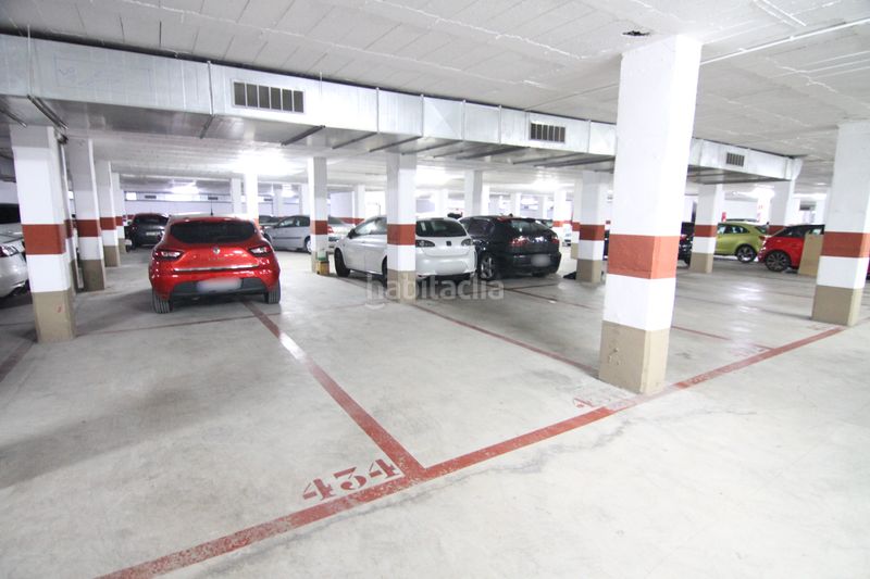 Foto ec1a4841-e9f8-4ec5-8406-ba0b03873918. Autoparkplatz in carrer de barcelona 22 in Olesa de Montserrat