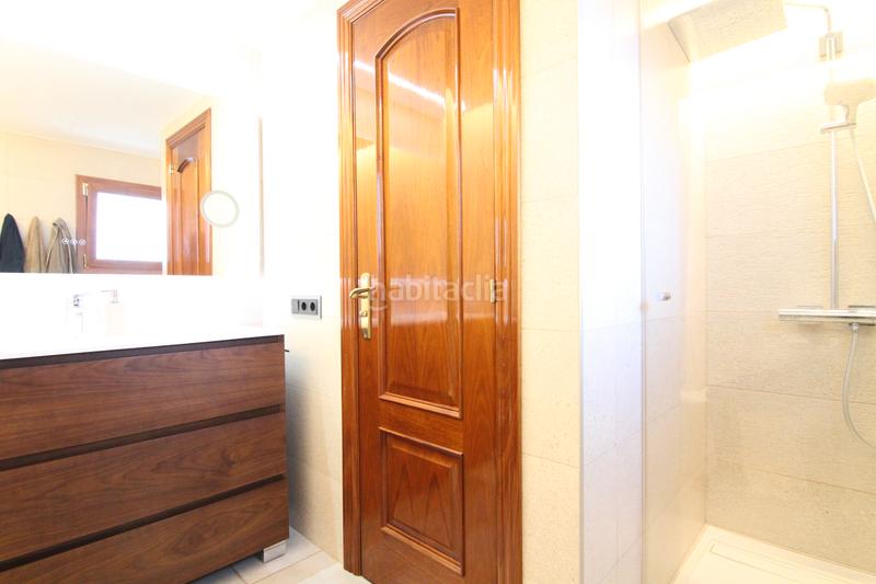 Foto 16b4c91a-92ba-4e6e-a7f4-af0a92fcb349. Chalet con camino riscaldamento parcheggio piscina in Abrera