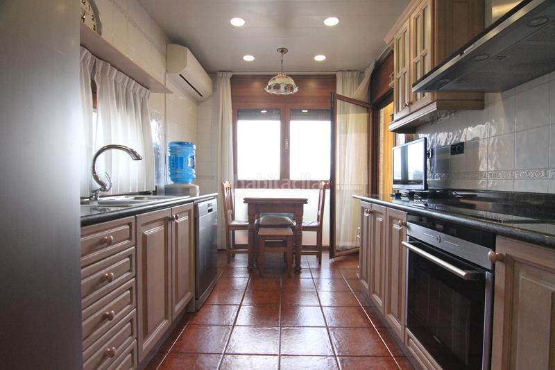 Foto 19608ba1-2e68-4361-98cb-024df9acab94. Chalet con camino riscaldamento parcheggio piscina in Abrera