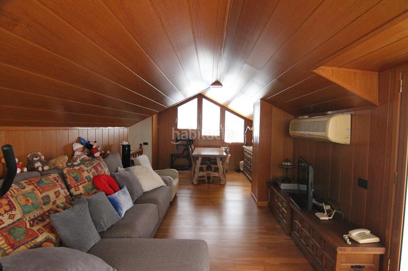 Foto 2aa18cfa-e506-4a11-ad6f-c3cb22ebf3bd. Chalet con camino riscaldamento parcheggio piscina in Abrera