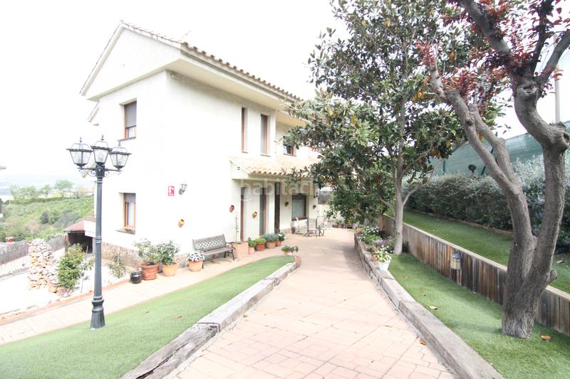 Foto 2e61906f-dbb7-4fa2-8eba-89ce3f9a0834. Chalet con camino riscaldamento parcheggio piscina in Abrera